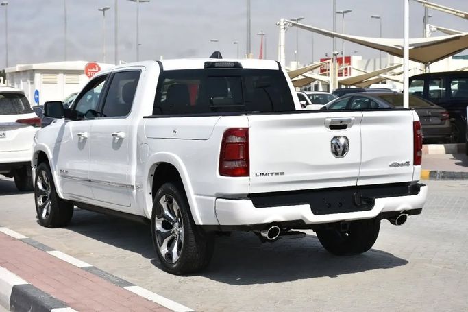 Подержанный RAM 1500 Crew Cab V, 3.6 л, 2022 в Шардже от Alfaris Used Cars Белый цвет. Other | AUTO.AE