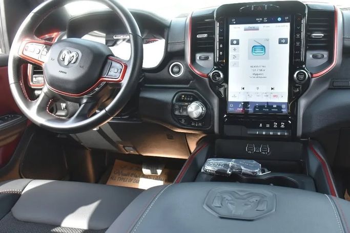 Подержанный RAM 1500 Crew Cab V, 3.6 л, 2022 в Шардже от Alfaris Used Cars Черный цвет. Other | AUTO.AE