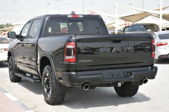 Подержанный RAM 1500 Crew Cab V, 3.6 л, 2022 в Шардже от Alfaris Used Cars Черный цвет. Other | AUTO.AE