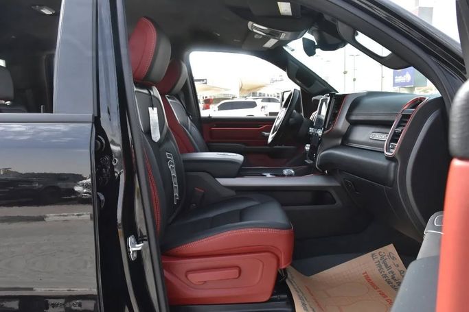 Подержанный RAM 1500 Crew Cab V, 3.6 л, 2022 в Шардже от Alfaris Used Cars Черный цвет. Other | AUTO.AE