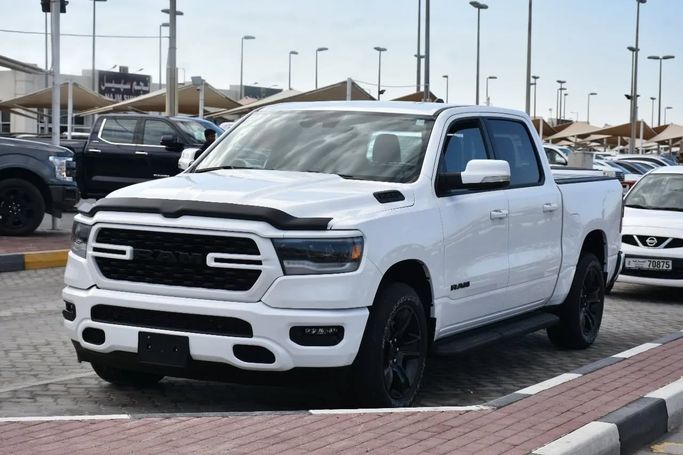 Used RAM 1500 Crew Cab V, 3.6 l, 2022 in Sharjah by Alfaris Used Cars, White color. Other | AUTO.AE