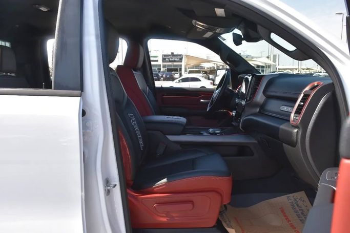 Used RAM 1500 Crew Cab V, 3.6 l, 2022 in Sharjah by Alfaris Used Cars, White color. Other | AUTO.AE