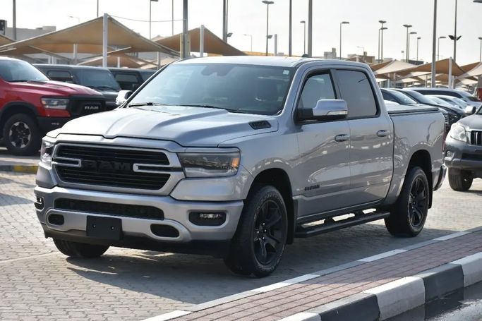 Used RAM 1500 Crew Cab V, 3.6 l, 2022 in Sharjah by Alfaris Used Cars, Silver color. Other | AUTO.AE