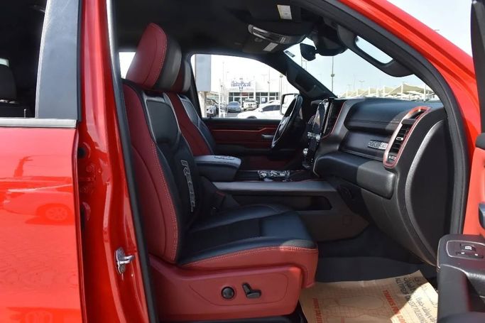 Подержанный RAM 1500 Crew Cab V, 3.0 л, 2022 в Шардже от Alfaris Used Cars Красный цвет. Other | AUTO.AE