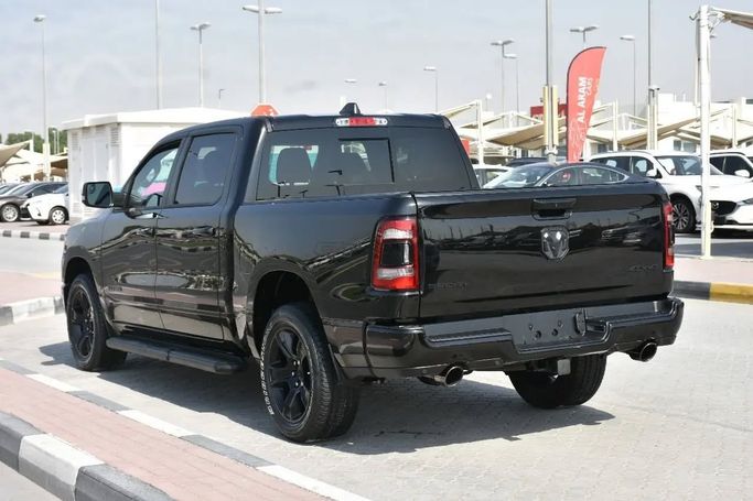 Подержанный RAM 1500 Crew Cab V, 3.6 л, 2022 в Шардже от Alfaris Used Cars Черный цвет. Other | AUTO.AE