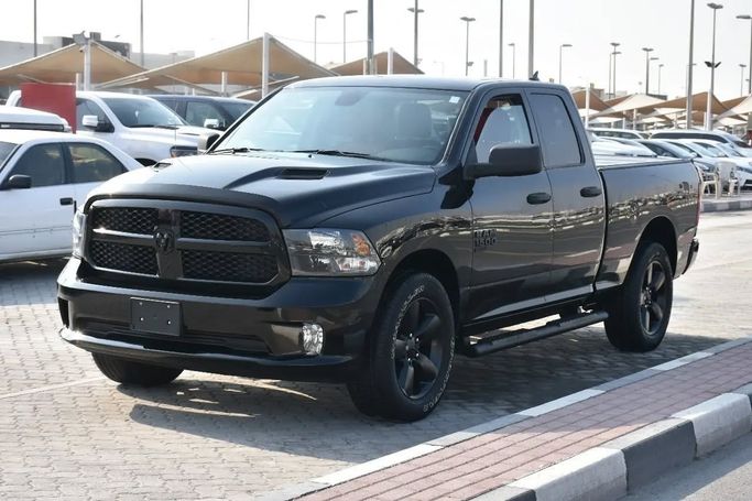 Подержанный RAM 1500 Crew Cab V, 3.6 л, 2021 в Шардже от Alfaris Used Cars Черный цвет. Other | AUTO.AE