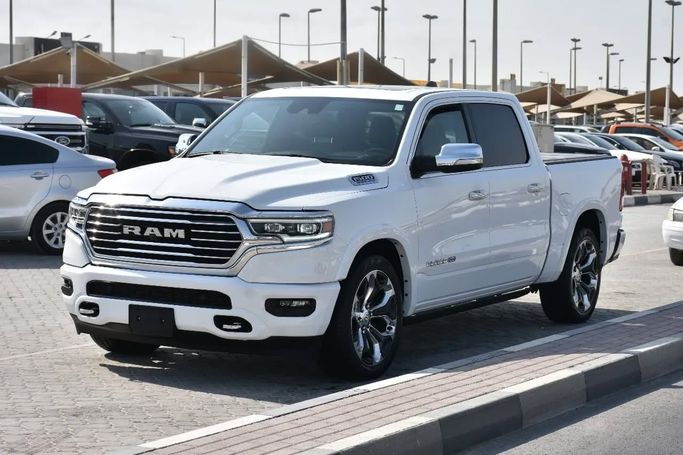 Подержанный RAM 1500 Crew Cab V, 3.6 л, 2022 в Шардже от Alfaris Used Cars Белый цвет. Other | AUTO.AE