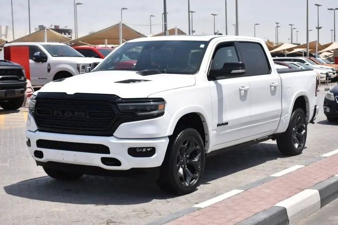 Подержанный RAM 1500 Crew Cab V, 3.6 л, 2021 в Шардже от Alfaris Used Cars Белый цвет. Other | AUTO.AE