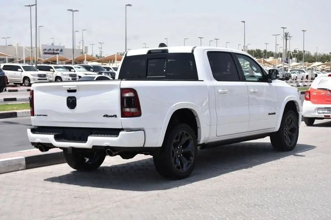 Подержанный RAM 1500 Crew Cab V, 3.6 л, 2021 в Шардже от Alfaris Used Cars Белый цвет. Other | AUTO.AE