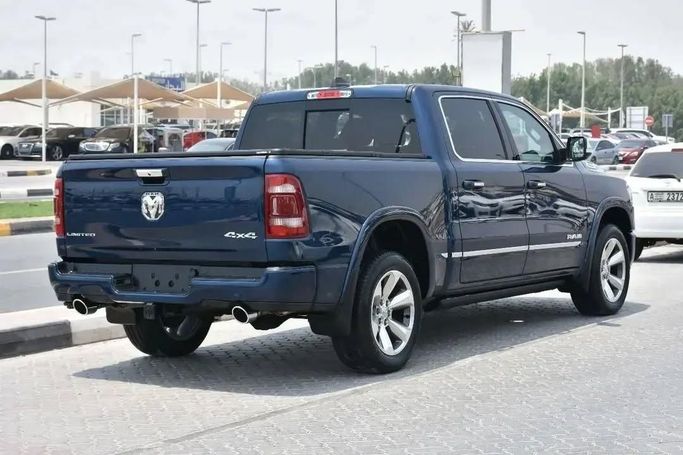 Подержанный RAM 1500 Crew Cab V, 3.6 л, 2022 в Шардже от Alfaris Used Cars Синий цвет. Other | AUTO.AE