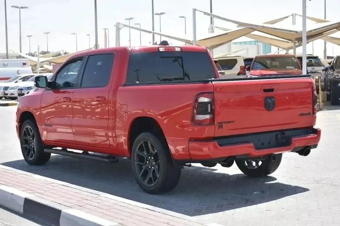 Подержанный RAM 1500 Crew Cab V, 3.6 л, 2021 в Шардже от Alfaris Used Cars Красный цвет. Other | AUTO.AE