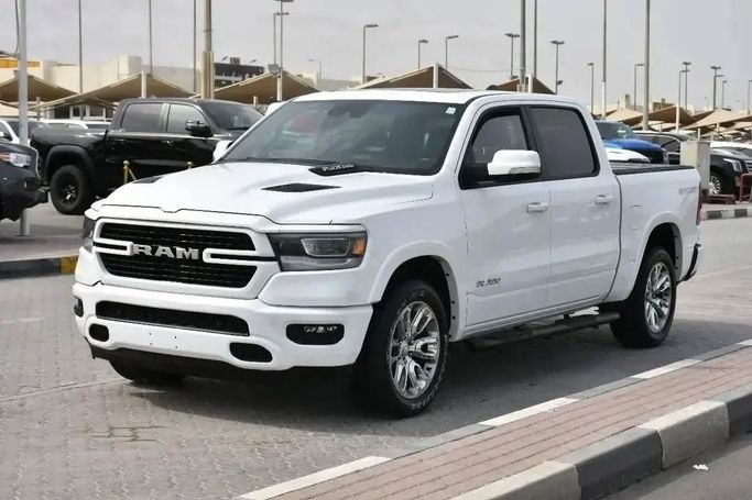 Подержанный RAM 1500 Crew Cab V, 3.6 л, 2021 в Шардже от Alfaris Used Cars Белый цвет. Other | AUTO.AE