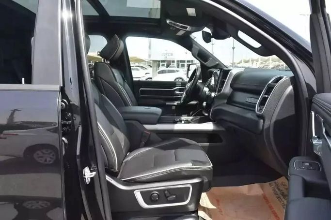 Used RAM 1500 Crew Cab V, 3.6 l, 2022 in Sharjah by Alfaris Used Cars, Black color. Other | AUTO.AE
