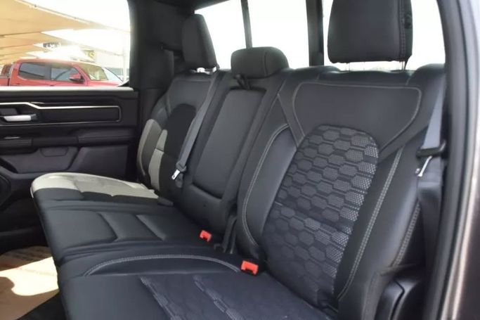 Used RAM 1500 Crew Cab V, 3.6 l, 2022 in Sharjah by Alfaris Used Cars, Grey color. Other | AUTO.AE