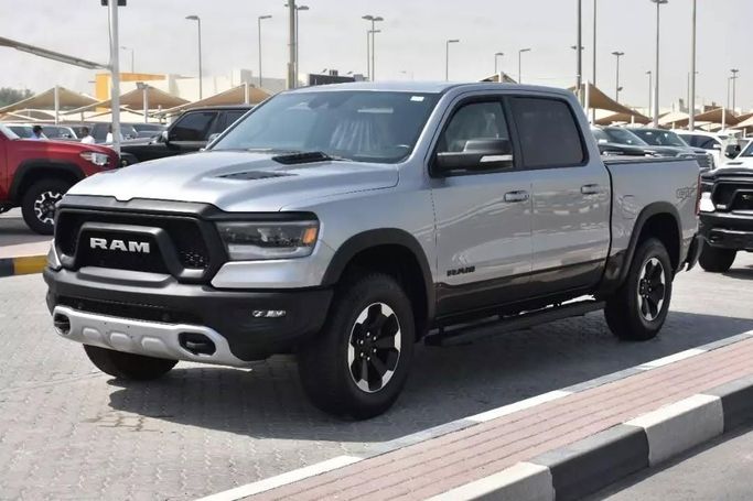 Подержанный RAM 1500 Crew Cab V, 3.6 л, 2022 в Шардже от Alfaris Used Cars Серебристый цвет. Other | AUTO.AE