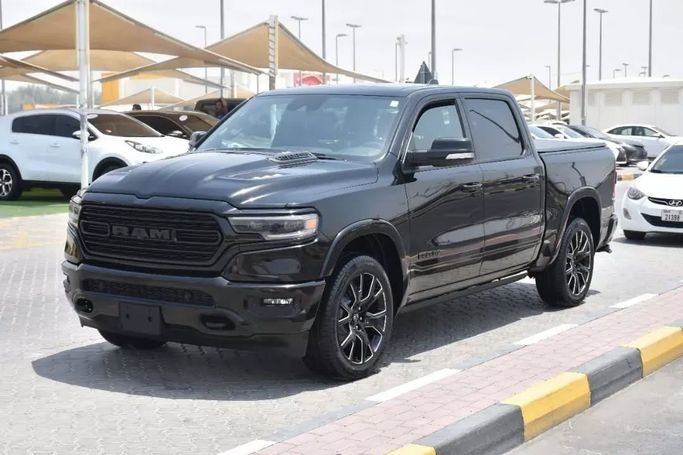 Подержанный RAM 1500 Crew Cab V, 3.6 л, 2020 в Шардже от Alfaris Used Cars Черный цвет. Other | AUTO.AE