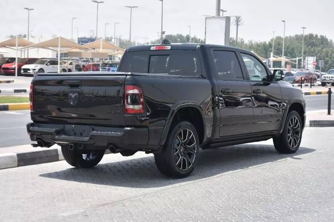 Подержанный RAM 1500 Crew Cab V, 3.6 л, 2020 в Шардже от Alfaris Used Cars Черный цвет. Other | AUTO.AE