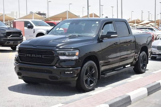Подержанный RAM 1500 Crew Cab V, 3.6 л, 2022 в Шардже от Alfaris Used Cars Черный цвет. Other | AUTO.AE