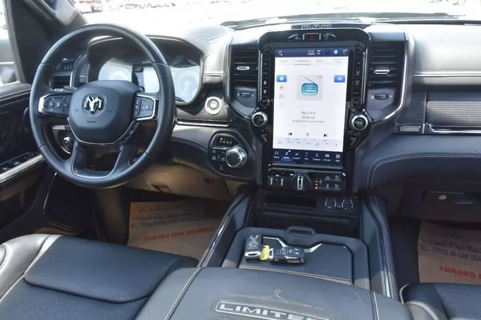 Подержанный RAM 1500 Crew Cab V, 3.6 л, 2022 в Шардже от Alfaris Used Cars Черный цвет. Other | AUTO.AE