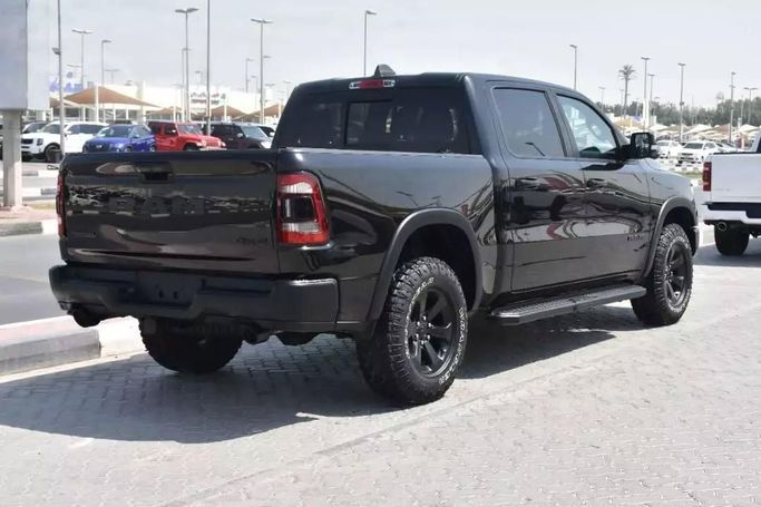 Подержанный RAM 1500 Crew Cab V, 3.6 л, 2021 в Шардже от Alfaris Used Cars Черный цвет. Other | AUTO.AE