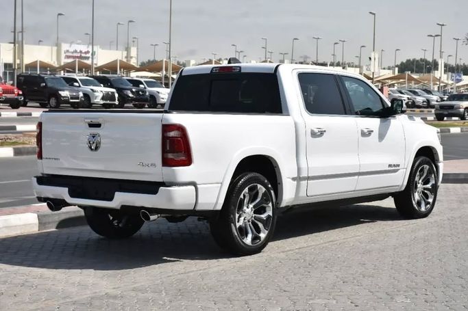 Подержанный RAM 1500 Crew Cab V, 3.6 л, 2022 в Шардже от Alfaris Used Cars Белый цвет. Other | AUTO.AE