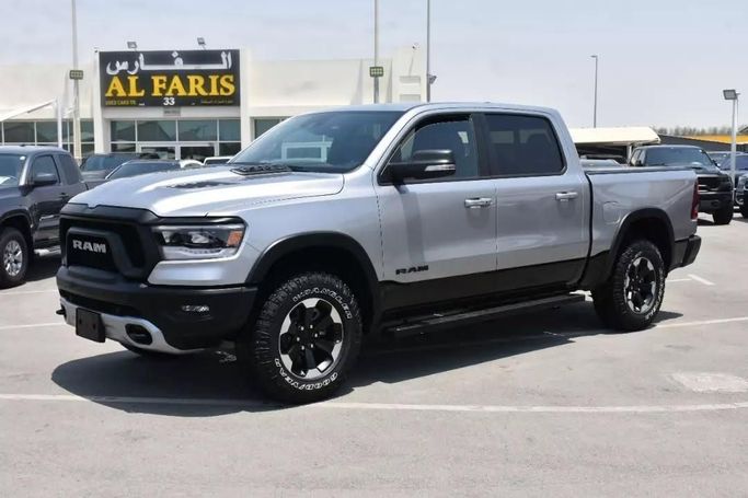 Подержанный RAM 1500 Crew Cab V, 3.6 л, 2022 в Шардже от Alfaris Used Cars Серебристый цвет. Other | AUTO.AE