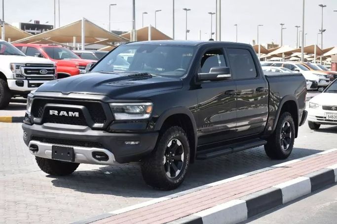 Подержанный RAM 1500 Crew Cab V, 3.6 л, 2022 в Шардже от Alfaris Used Cars Черный цвет. Other | AUTO.AE