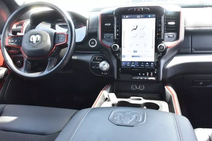 Подержанный RAM 1500 Crew Cab V, 3.6 л, 2022 в Шардже от Alfaris Used Cars Черный цвет. Other | AUTO.AE