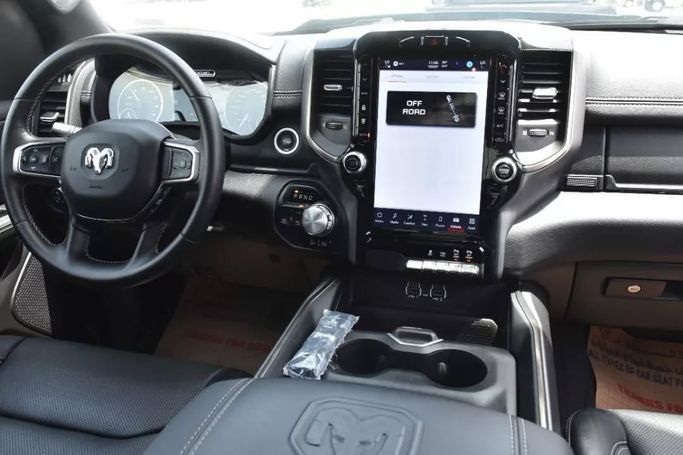 Used RAM 1500 Crew Cab V, 3.6 l, 2022 in Sharjah by Alfaris Used Cars, Grey color. Other | AUTO.AE