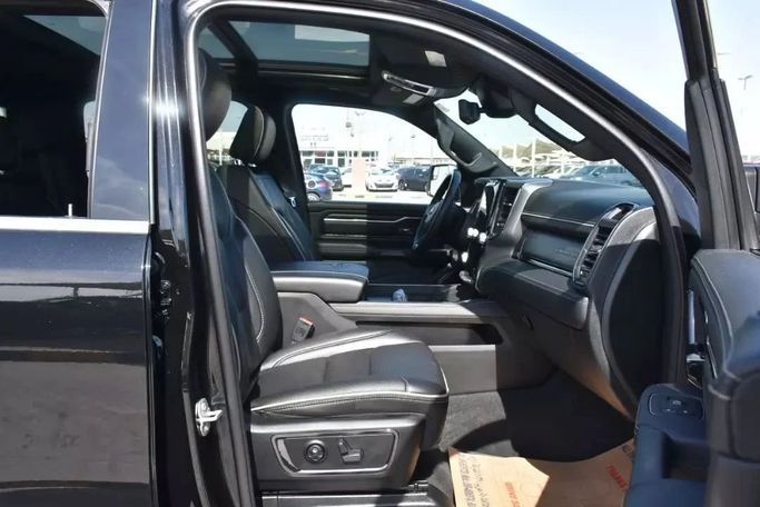 Used RAM 1500 Crew Cab V, 3.6 l, 2022 in Sharjah by Alfaris Used Cars, Black color.  | AUTO.AE