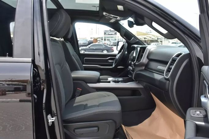 Used RAM 1500 Crew Cab V, 3.6 l, 2022 in Sharjah by Alfaris Used Cars, Black color. Other | AUTO.AE