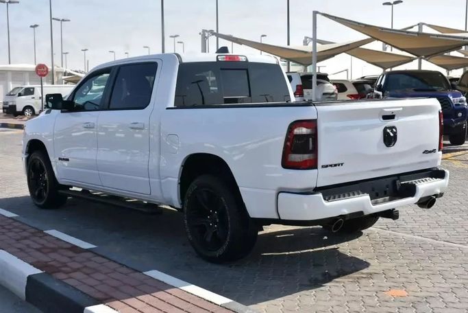 Подержанный RAM 1500 Crew Cab V, 3.6 л, 2022 в Шардже от Alfaris Used Cars Белый цвет. Other | AUTO.AE
