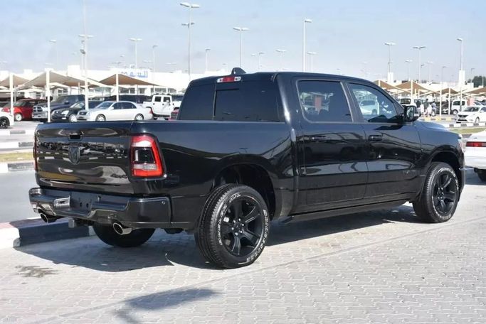 Подержанный RAM 1500 Crew Cab V, 3.6 л, 2022 в Шардже от Alfaris Used Cars Черный цвет. Other | AUTO.AE