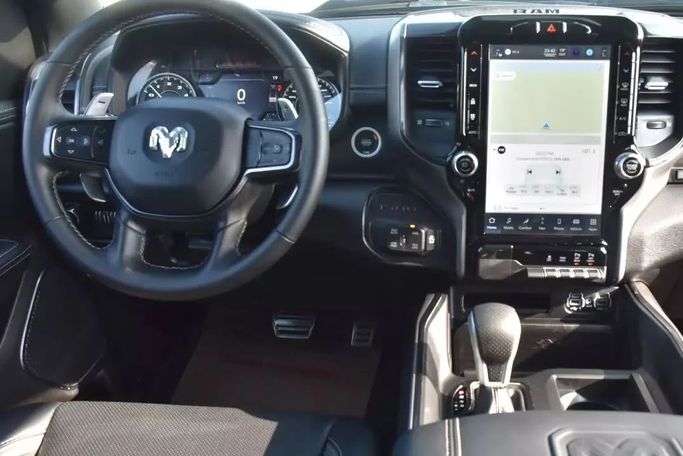 Подержанный RAM 1500 Crew Cab V, 3.6 л, 2022 в Шардже от Alfaris Used Cars Белый цвет. Other | AUTO.AE