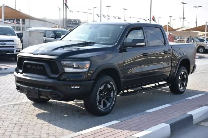 Подержанный RAM 1500 Crew Cab V, 3.6 л, 2021 в Шардже от Alfaris Used Cars Черный цвет. Other | AUTO.AE