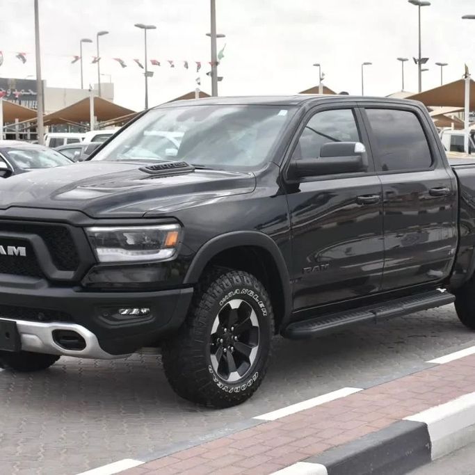Подержанный RAM 1500 Crew Cab V, 3.6 л, 2022 в Шардже от Alfaris Used Cars Черный цвет. Other | AUTO.AE