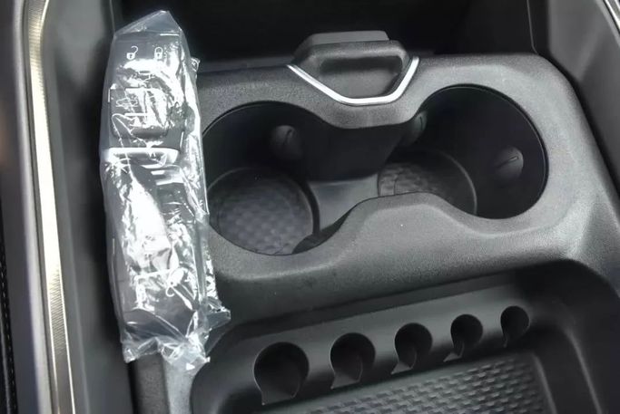 Подержанный RAM 1500 Crew Cab V, 3.6 л, 2022 в Шардже от Alfaris Used Cars Черный цвет. Other | AUTO.AE