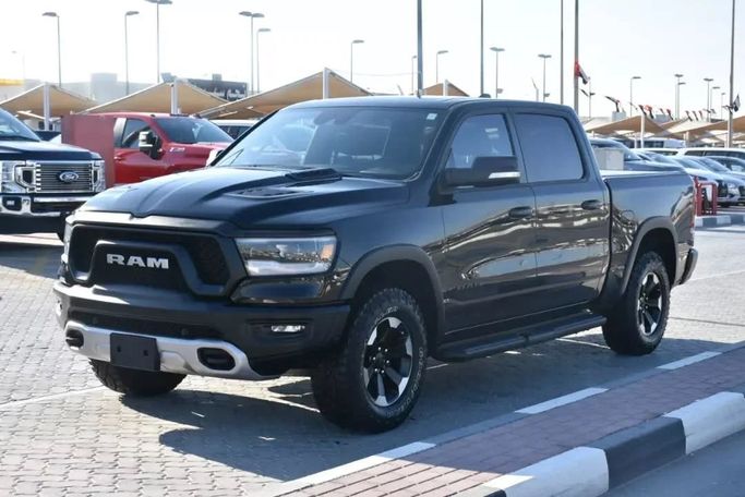 Подержанный RAM 1500 Crew Cab V, 3.6 л, 2022 в Шардже от Alfaris Used Cars Черный цвет. Other | AUTO.AE