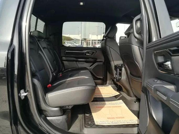 Подержанный RAM 1500 Crew Cab V, 3.6 л, 2022 в Шардже от Alfaris Used Cars Черный цвет. Other | AUTO.AE