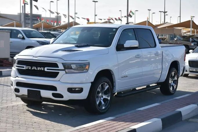 Подержанный RAM 1500 Crew Cab V, 3.0 л, 2022 в Шардже от Alfaris Used Cars Белый цвет. Other | AUTO.AE