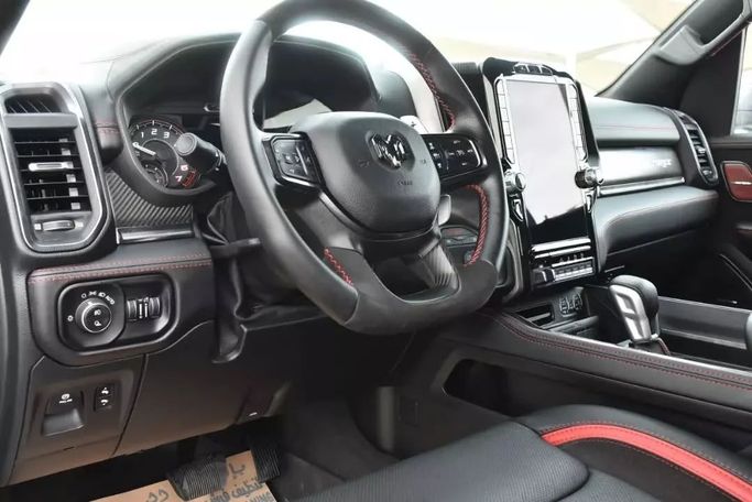 Подержанный RAM 1500 Crew Cab TRX V, 6.2 л, 2021 в Шардже от Alfaris Used Cars Черный цвет. Other | AUTO.AE