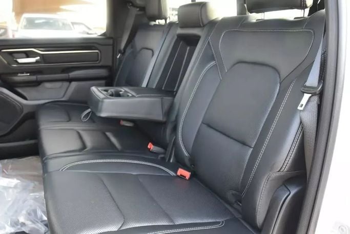 Used RAM 1500 Crew Cab V, 3.6 l, 2021 in Sharjah by Alfaris Used Cars, White color. Other | AUTO.AE