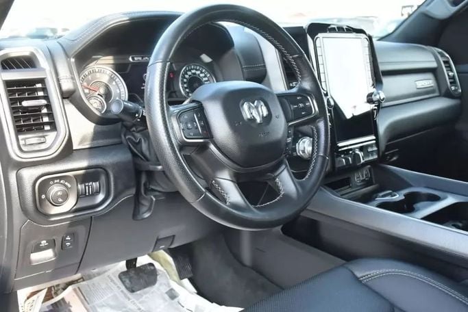 Used RAM 1500 Crew Cab V, 3.6 l, 2021 in Sharjah by Alfaris Used Cars, White color. Other | AUTO.AE