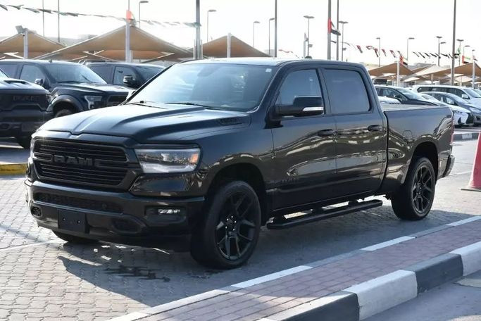 Used RAM 1500 Crew Cab V, 3.6 l, 2020 in Sharjah by Alfaris Used Cars, Black color.  | AUTO.AE