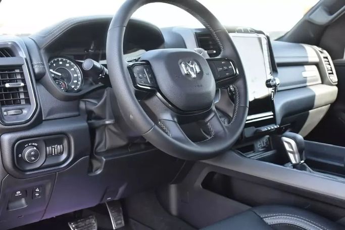 Used RAM 1500 Crew Cab V, 3.6 l, 2022 in Sharjah by Alfaris Used Cars, Grey color. Other | AUTO.AE