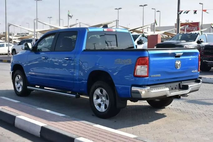 Подержанный RAM 1500 Crew Cab V, 3.6 л, 2020 в Шардже от Alfaris Used Cars Синий цвет. Other | AUTO.AE
