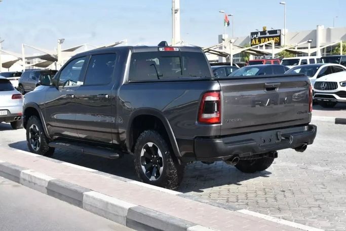 Подержанный RAM 1500 Crew Cab V, 3.6 л, 2022 в Шардже от Alfaris Used Cars Серый цвет. Other | AUTO.AE