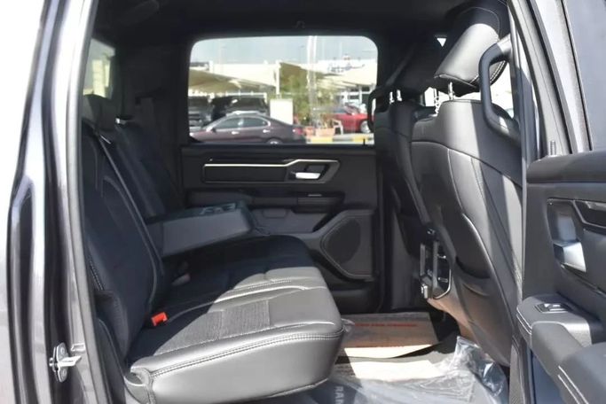 Used RAM 1500 Crew Cab V, 3.6 l, 2022 in Sharjah by Alfaris Used Cars, Grey color. Other | AUTO.AE