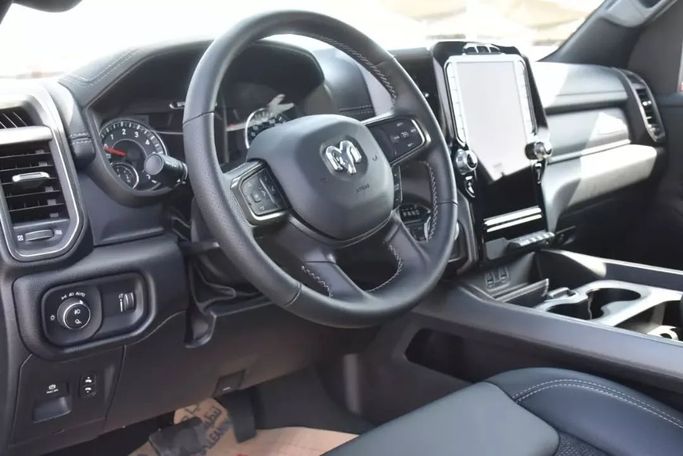 Used RAM 1500 Crew Cab V, 3.6 l, 2022 in Sharjah by Alfaris Used Cars, Grey color. Other | AUTO.AE