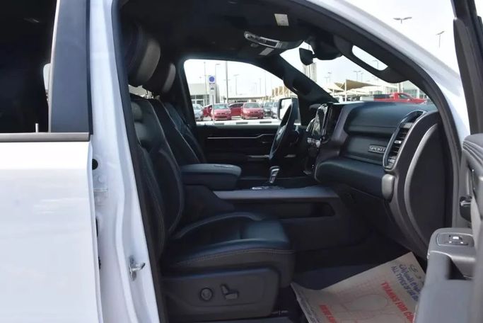 Used RAM 1500 Crew Cab V, 3.6 l, 2022 in Sharjah by Alfaris Used Cars, White color. Other | AUTO.AE